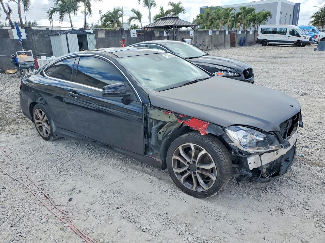 2013 Mercedes-Benz C 350 4Matic - Image 4