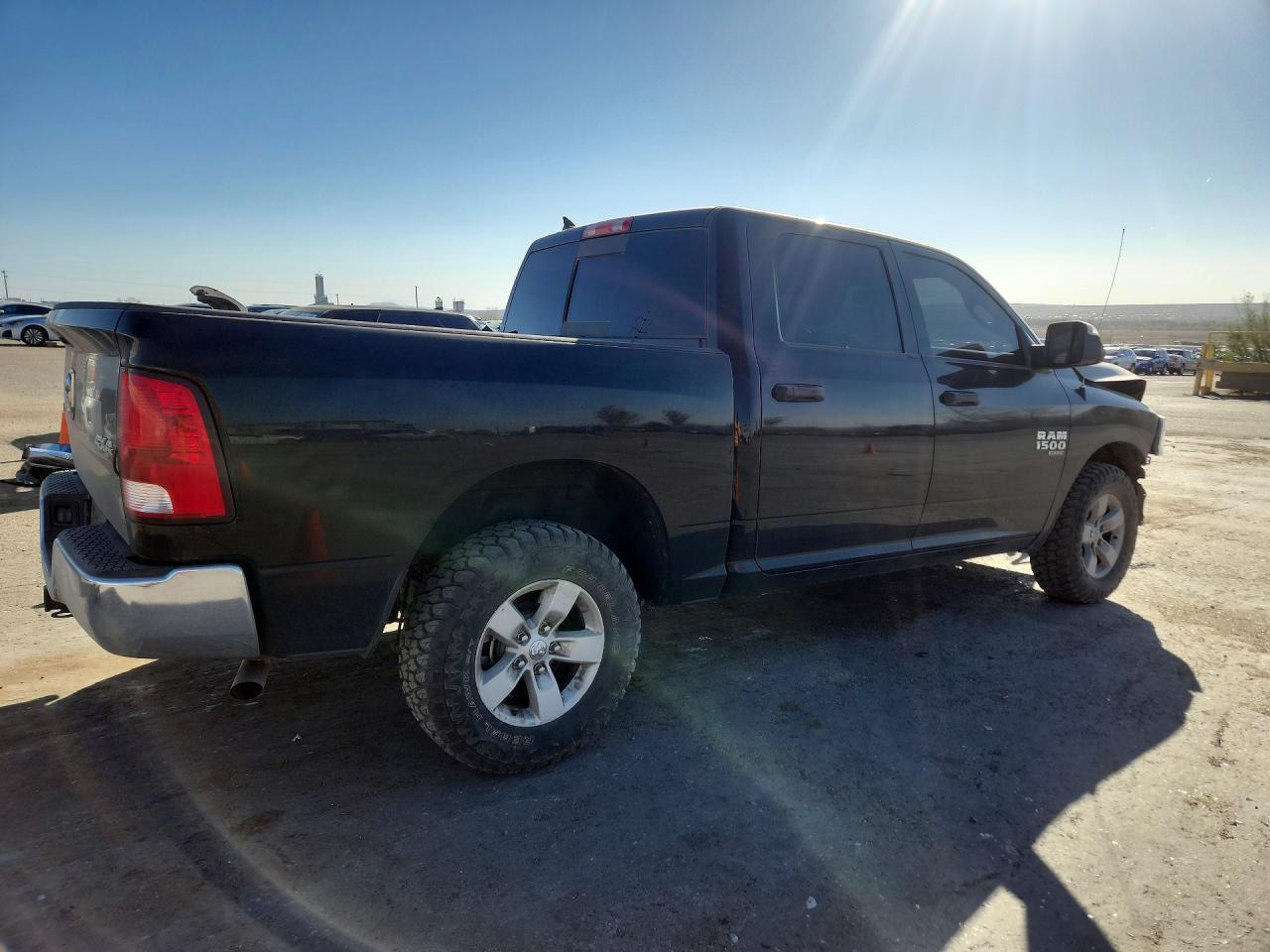 2023 Ram 1500 Classic Slt - Фото 3