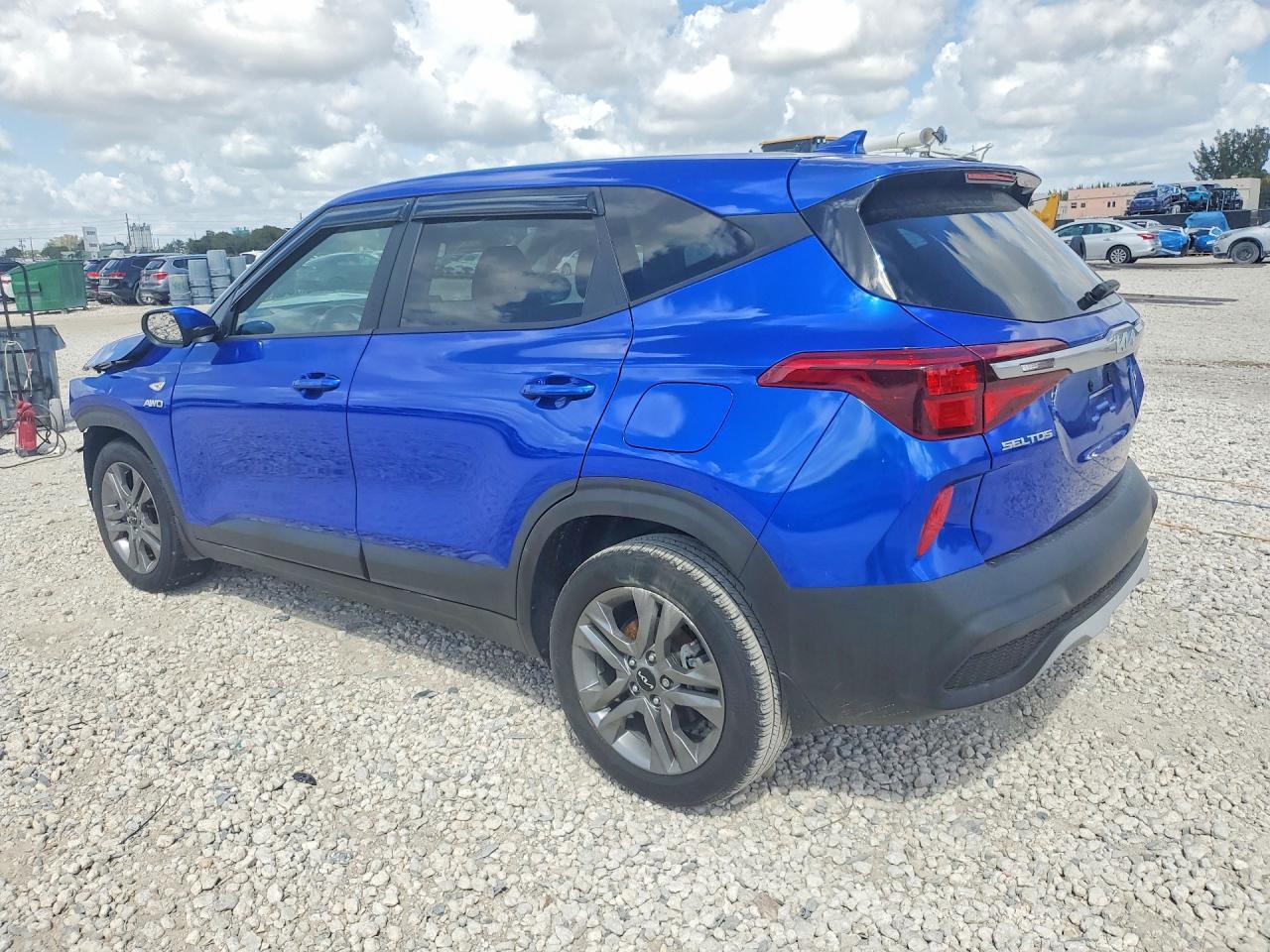 2022 Kia Seltos Lx - Image 2