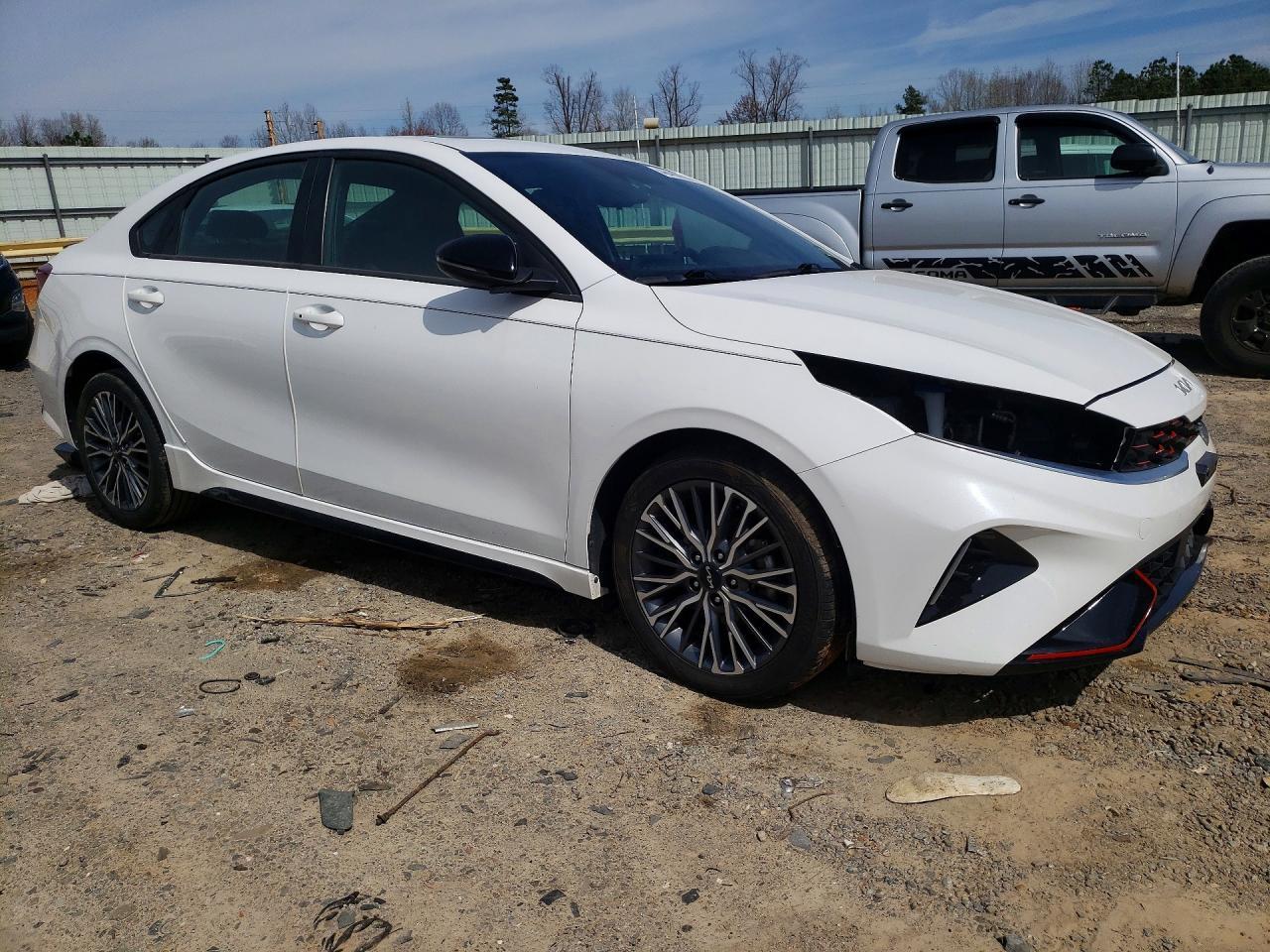 2022 Kia Forte Gt-Line - Image 4