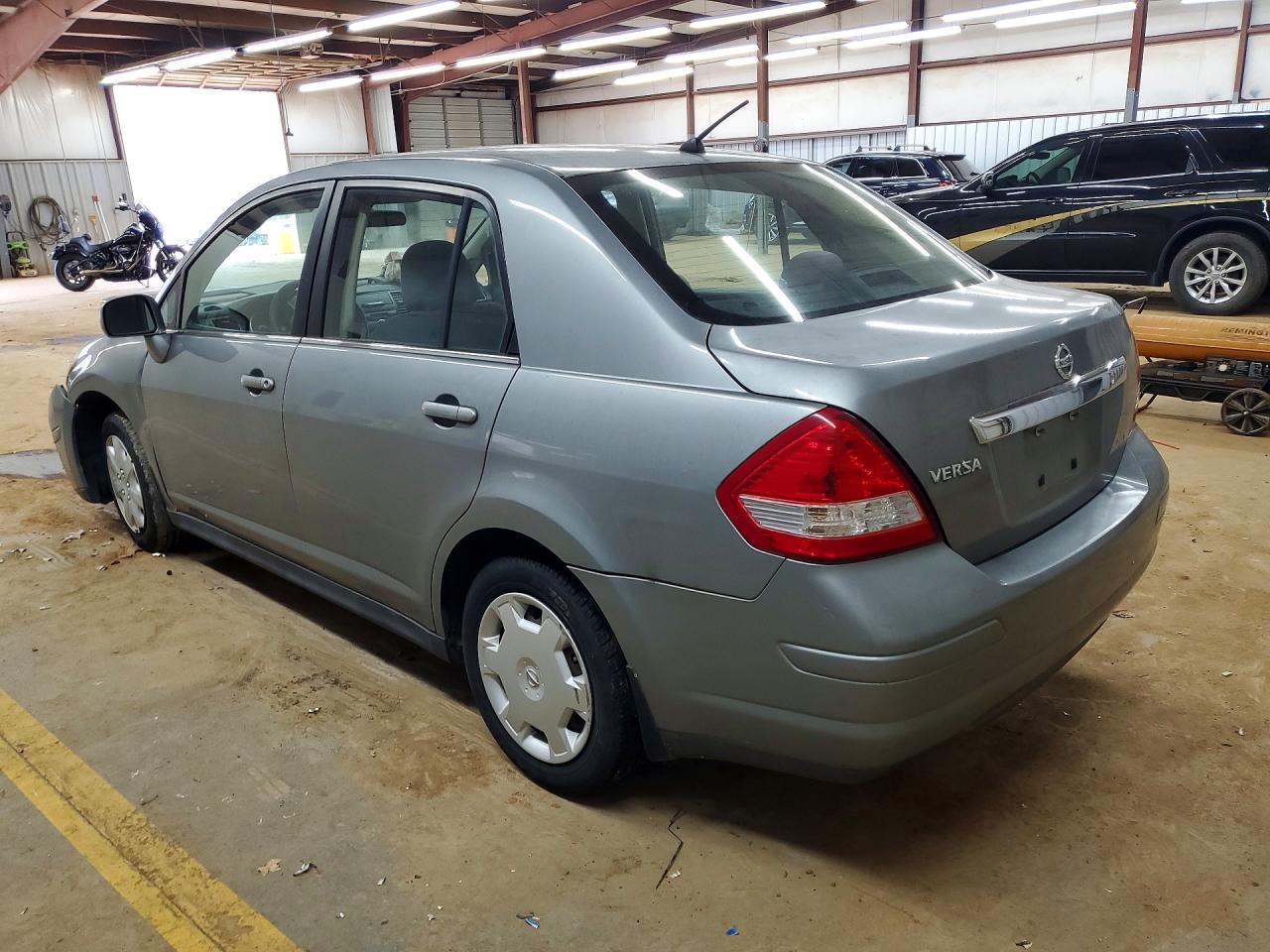 2009 Nissan Versa - Image 2