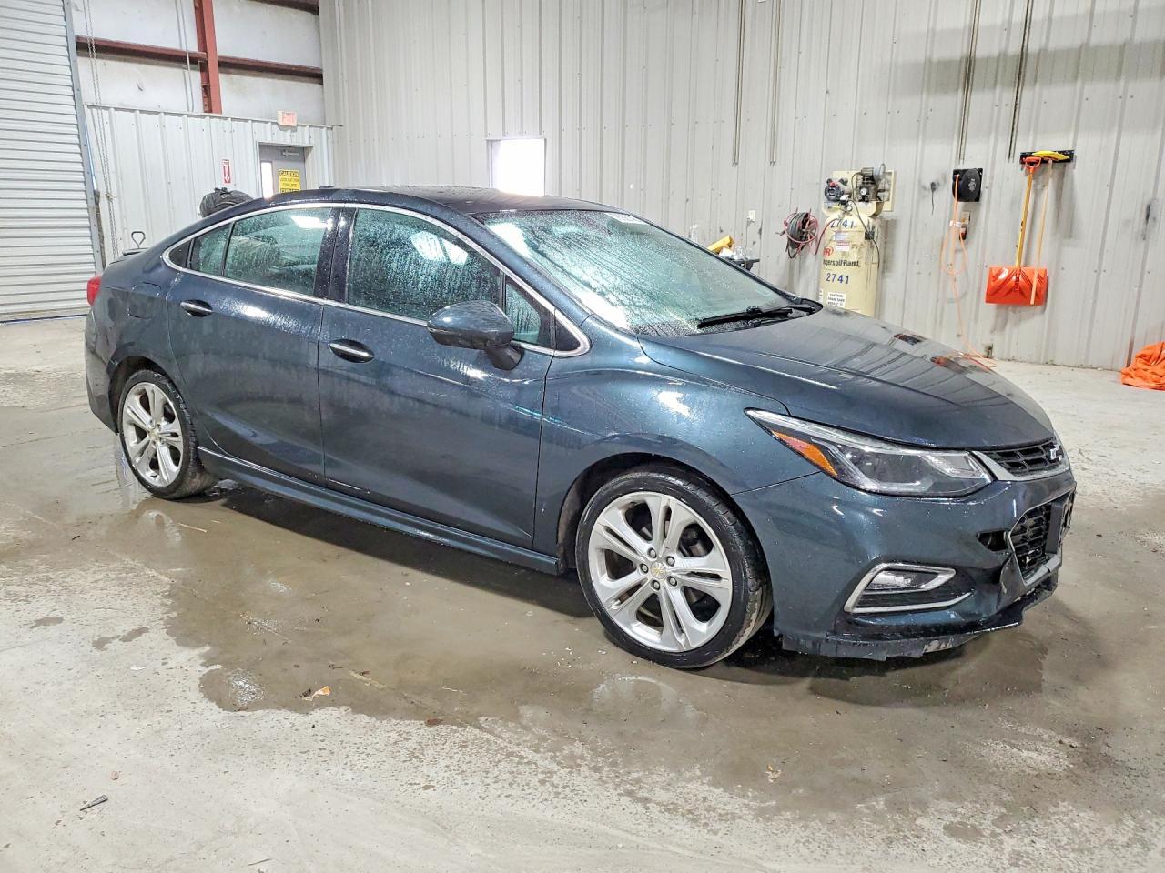 2017 Chevrolet Cruze Premier - Фото 4