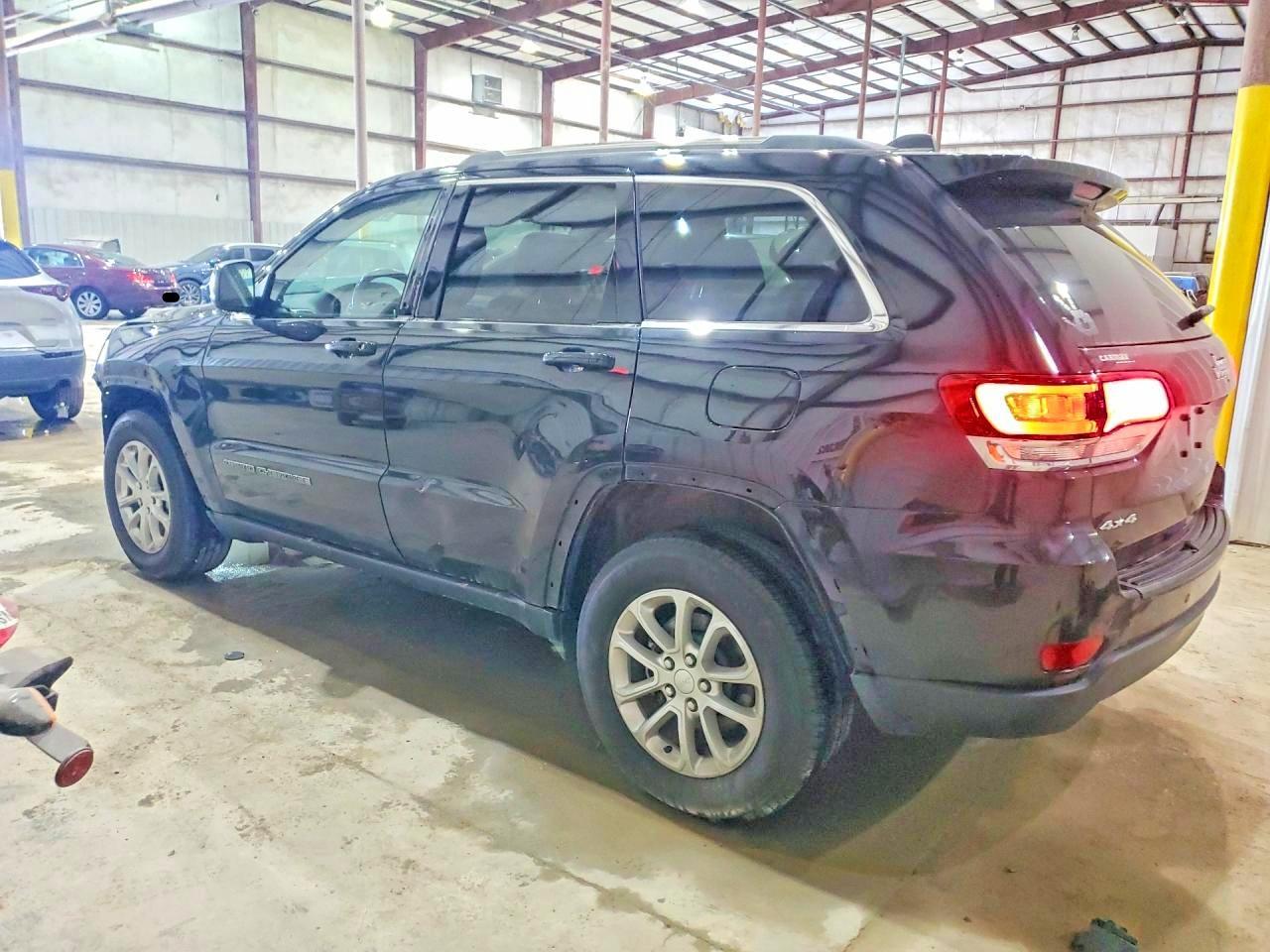 2021 Jeep Grand Cherokee Laredo - Фото 2