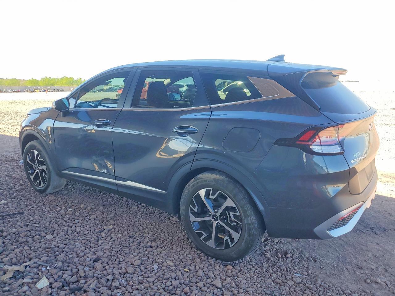 2023 Kia Sportage Ex - Image 2