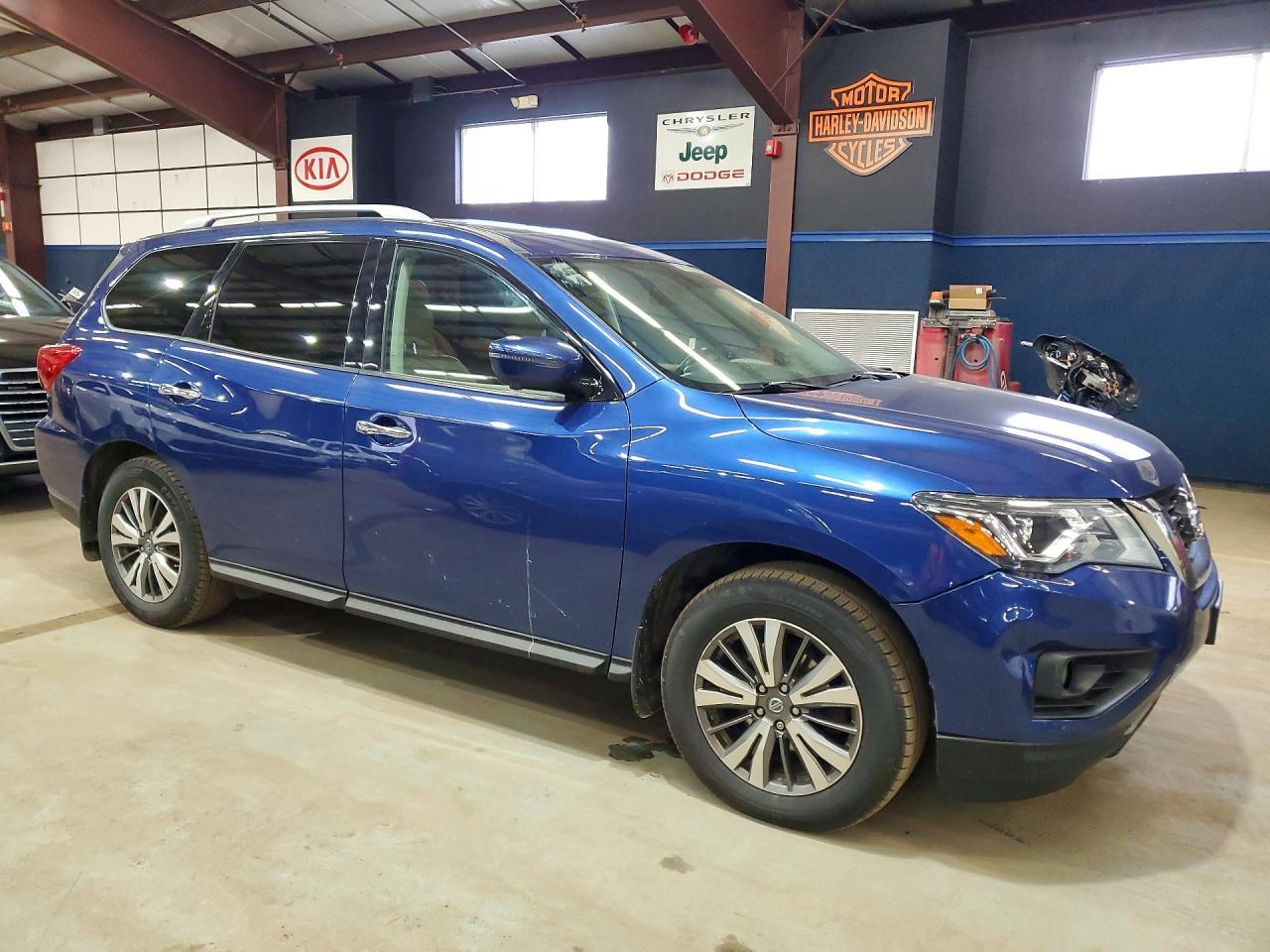 2019 Nissan Pathfinder S - Фото 4
