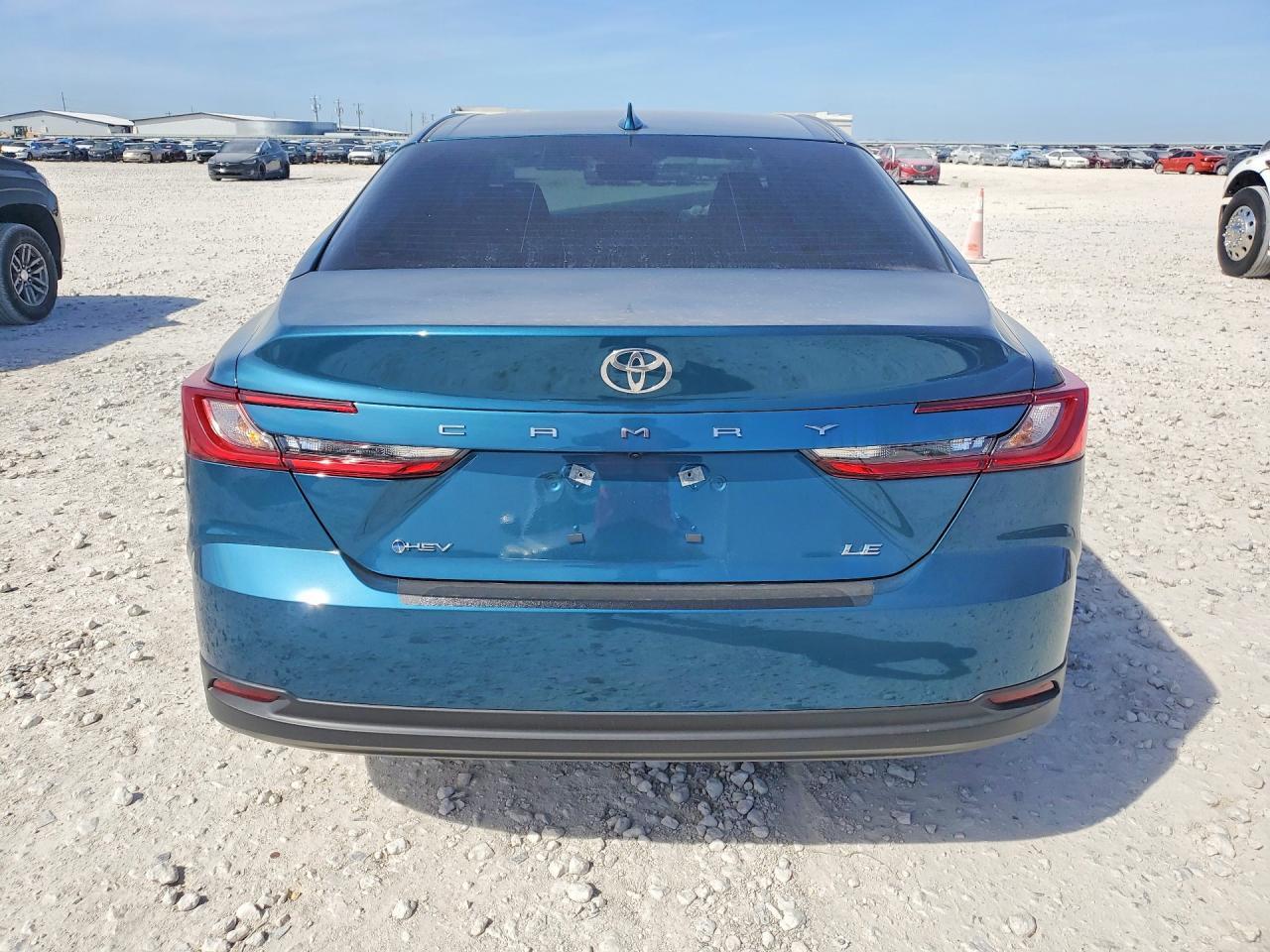 2026 Toyota Camry Le - Фото 6