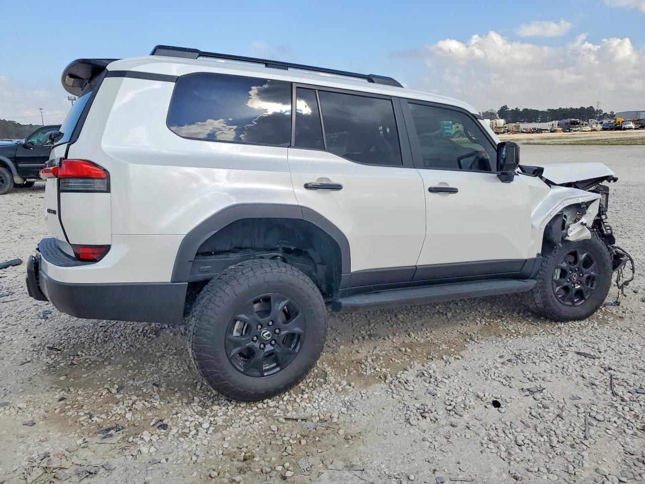 2025 Lexus Gx 550 - Image 3
