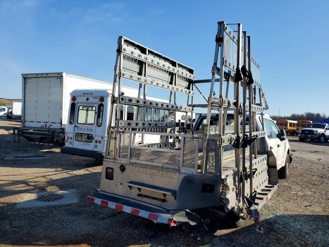 2018 Ford F350 Super Duty - Фото 4