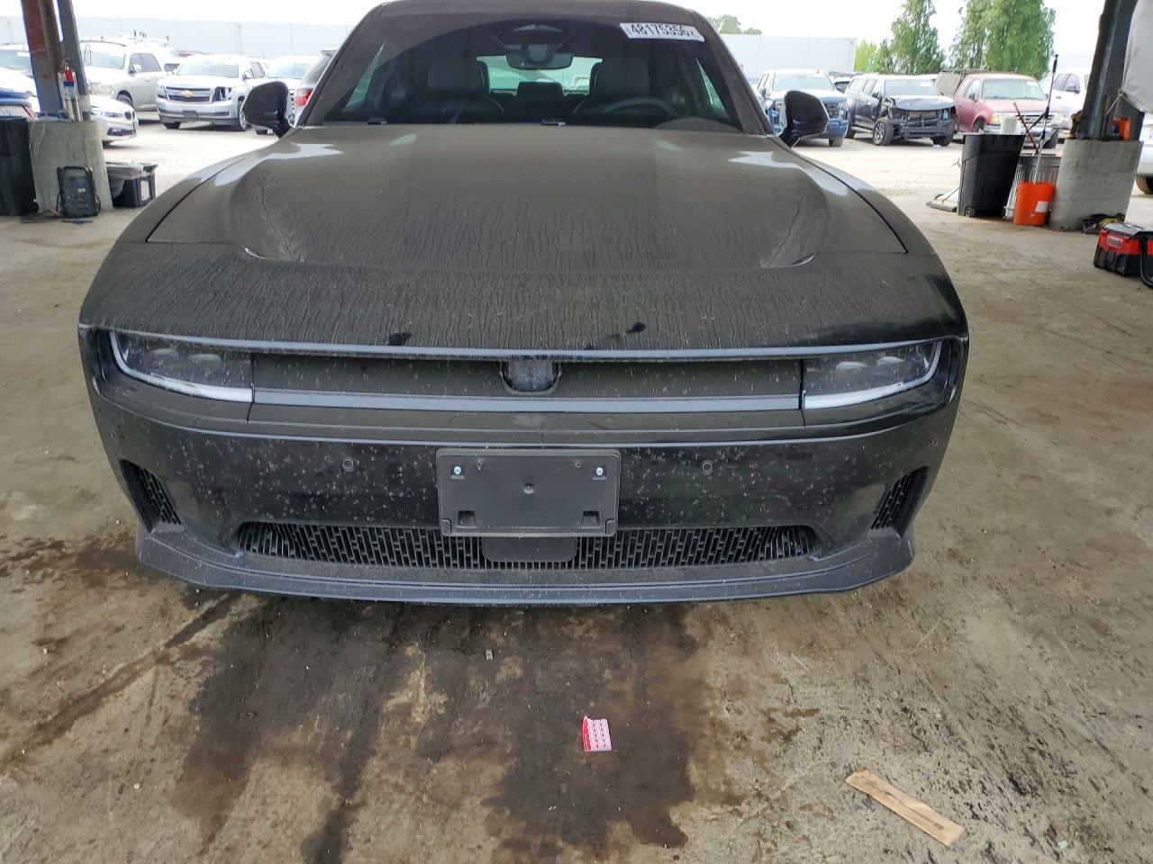 2025 Dodge Charger Daytona R - Фото 5