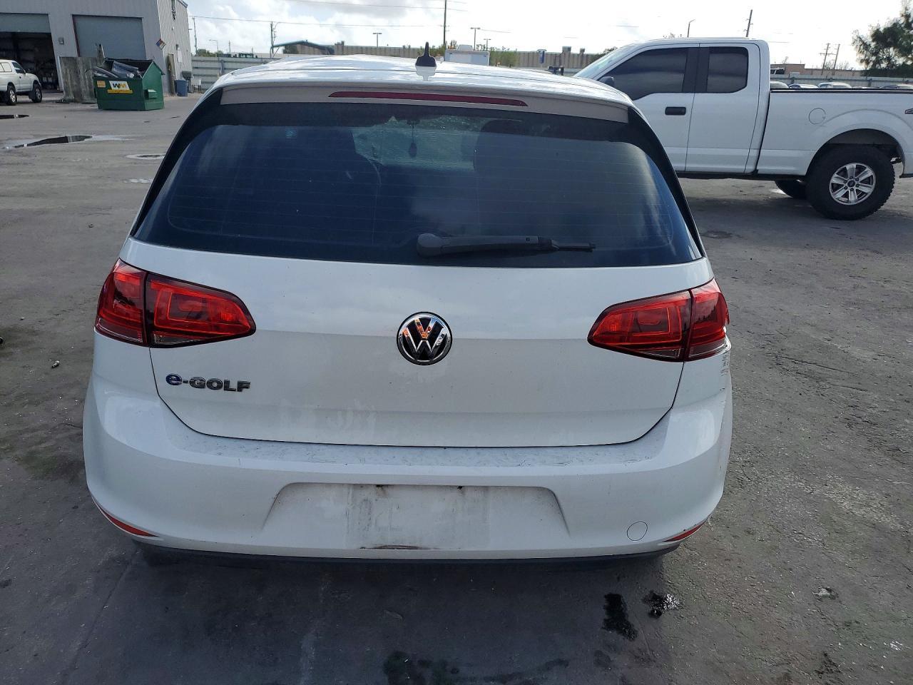 2016 Volkswagen E-Golf Se - Фото 6