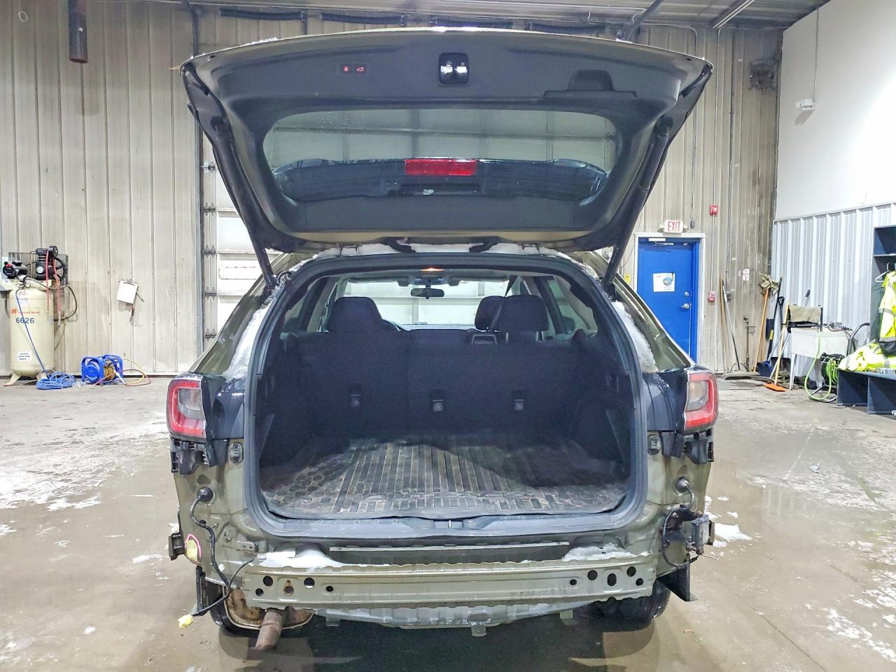 2020 Subaru Outback Premium - Фото 6