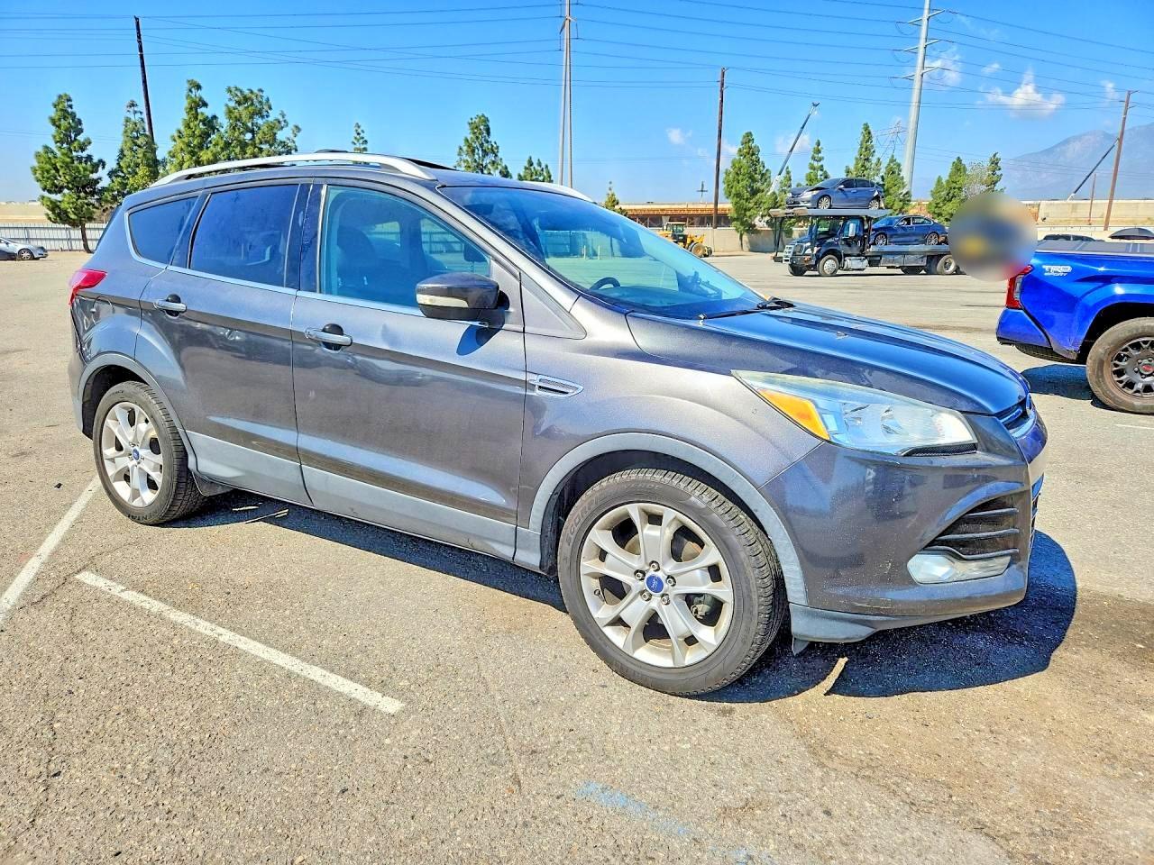 2016 Ford Escape Titanium - Image 4