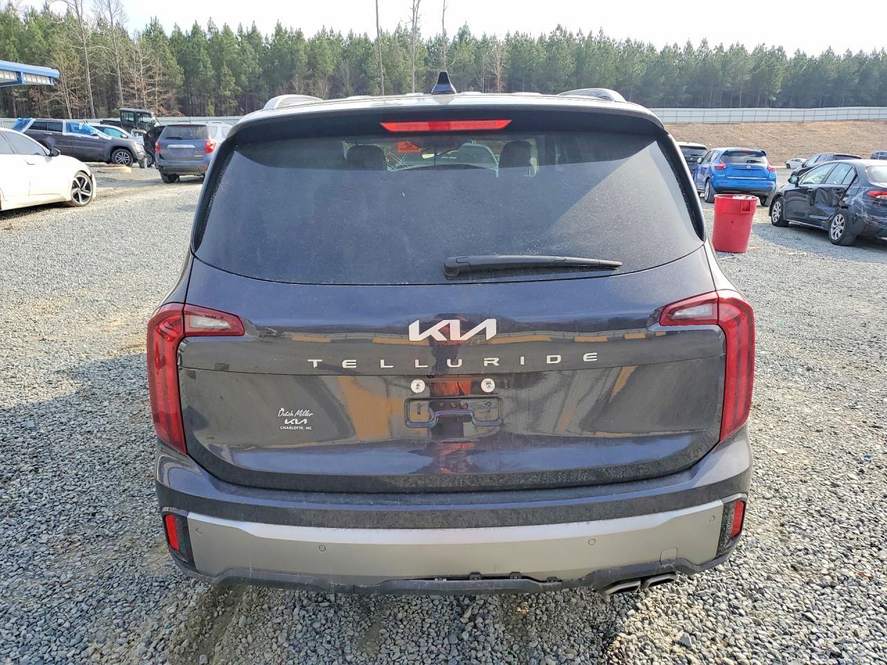 2025 Kia Telluride S - Image 6