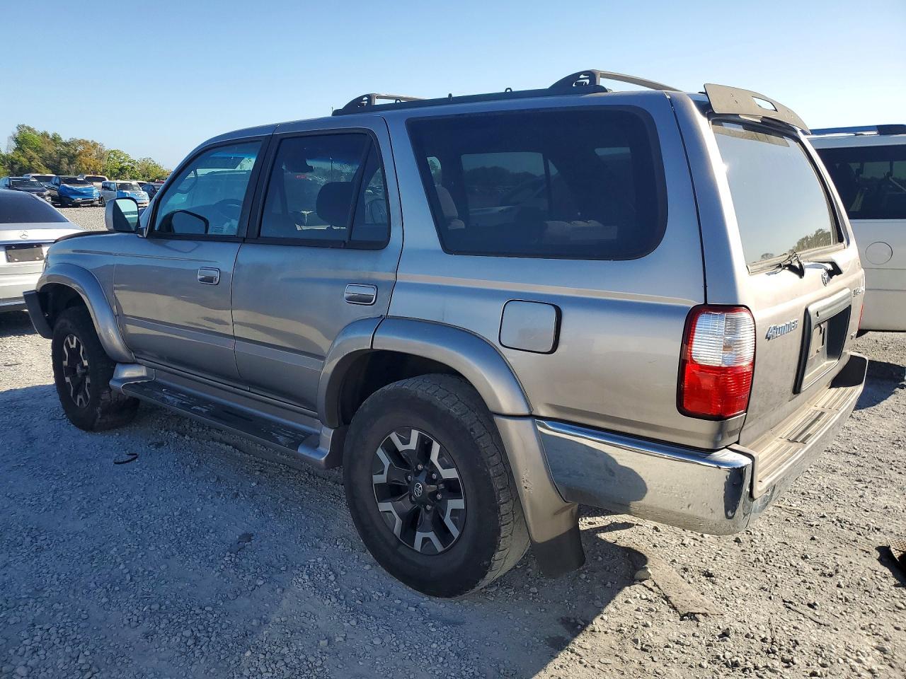2001 Toyota 4Runner Sr5 - Фото 2