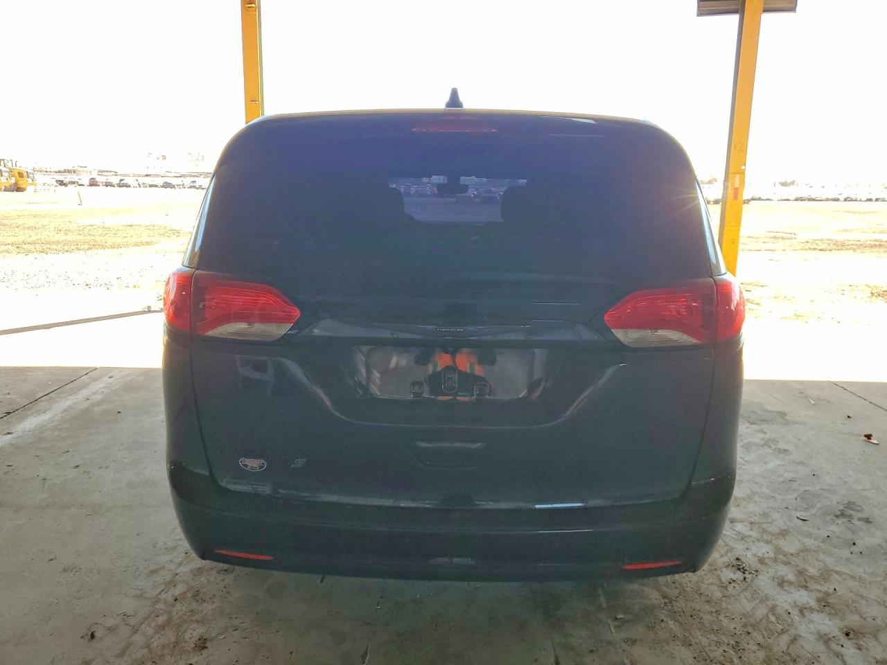 2020 Chrysler Pacifica Touring - Image 6