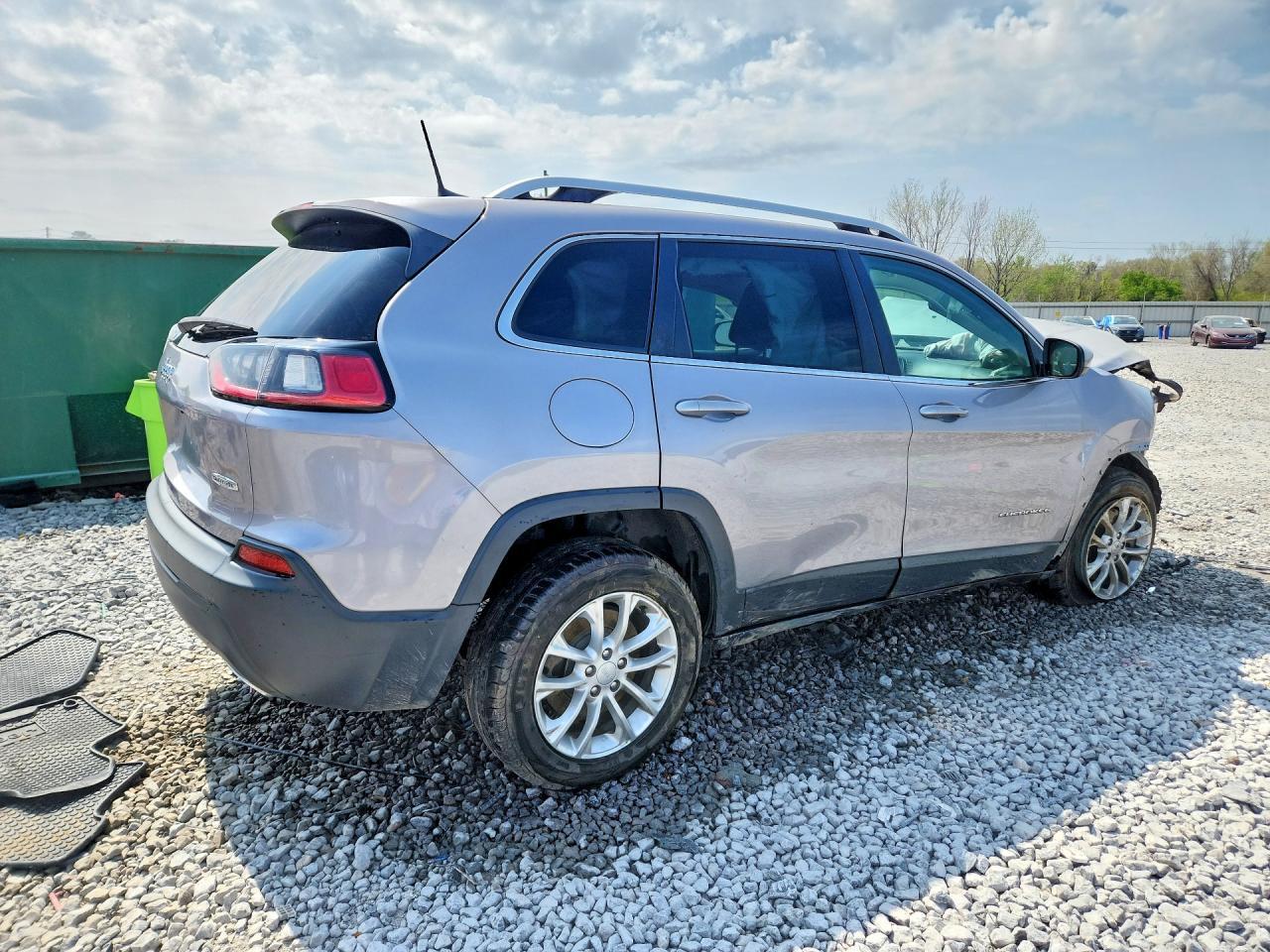 2019 Jeep Cherokee Latitude - Image 3