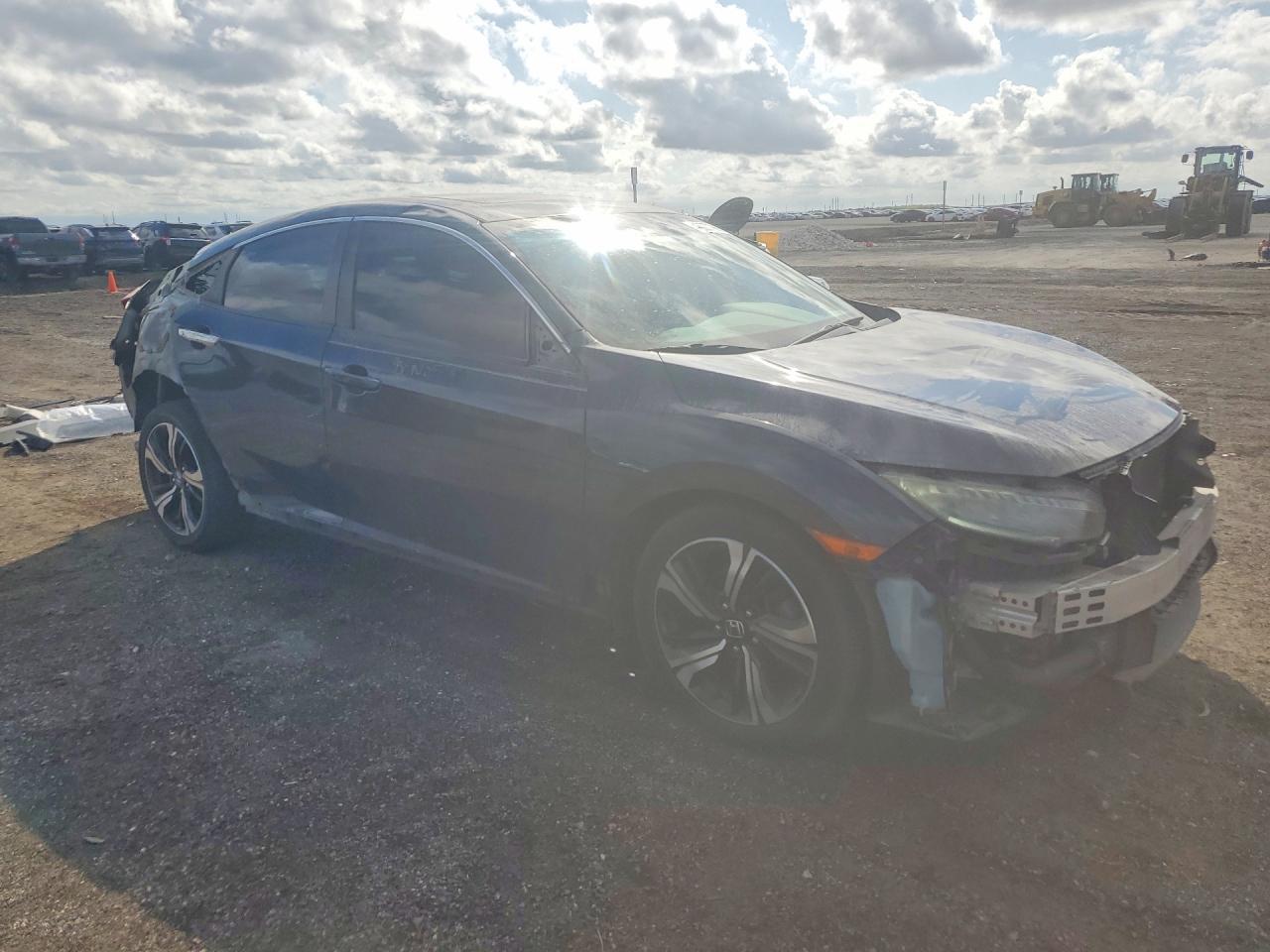 2016 Honda Civic Touring - Image 4