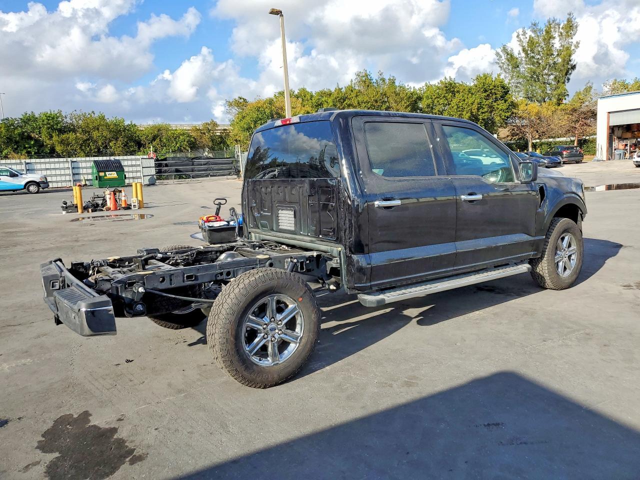 2025 Ford F150 Xlt - Фото 3
