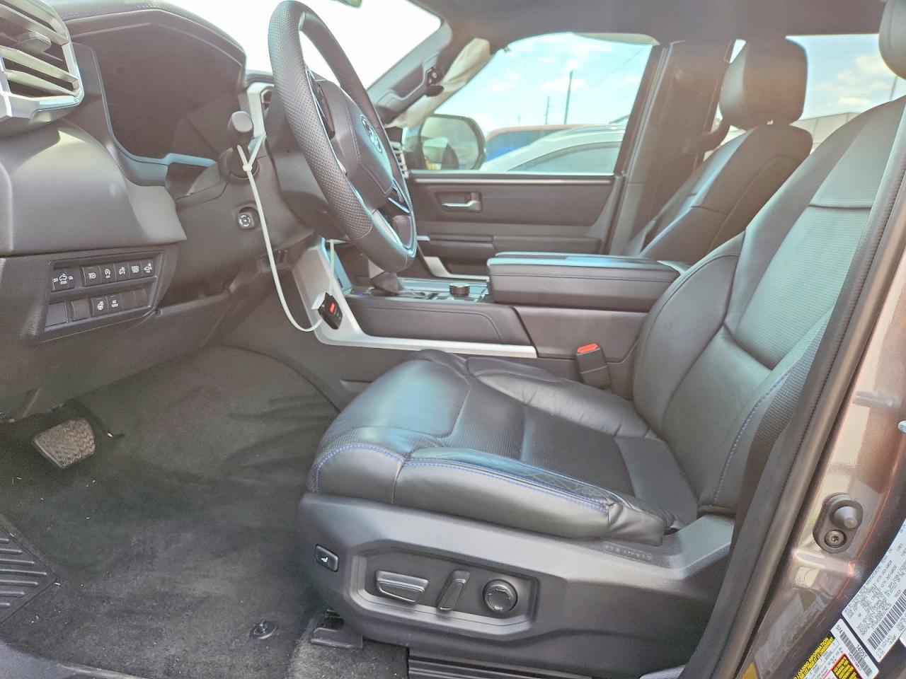 2024 Toyota Tundra Platinum - Image 7
