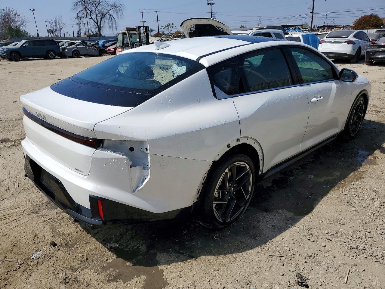 2025 Kia K4 Gt-Line - Image 3