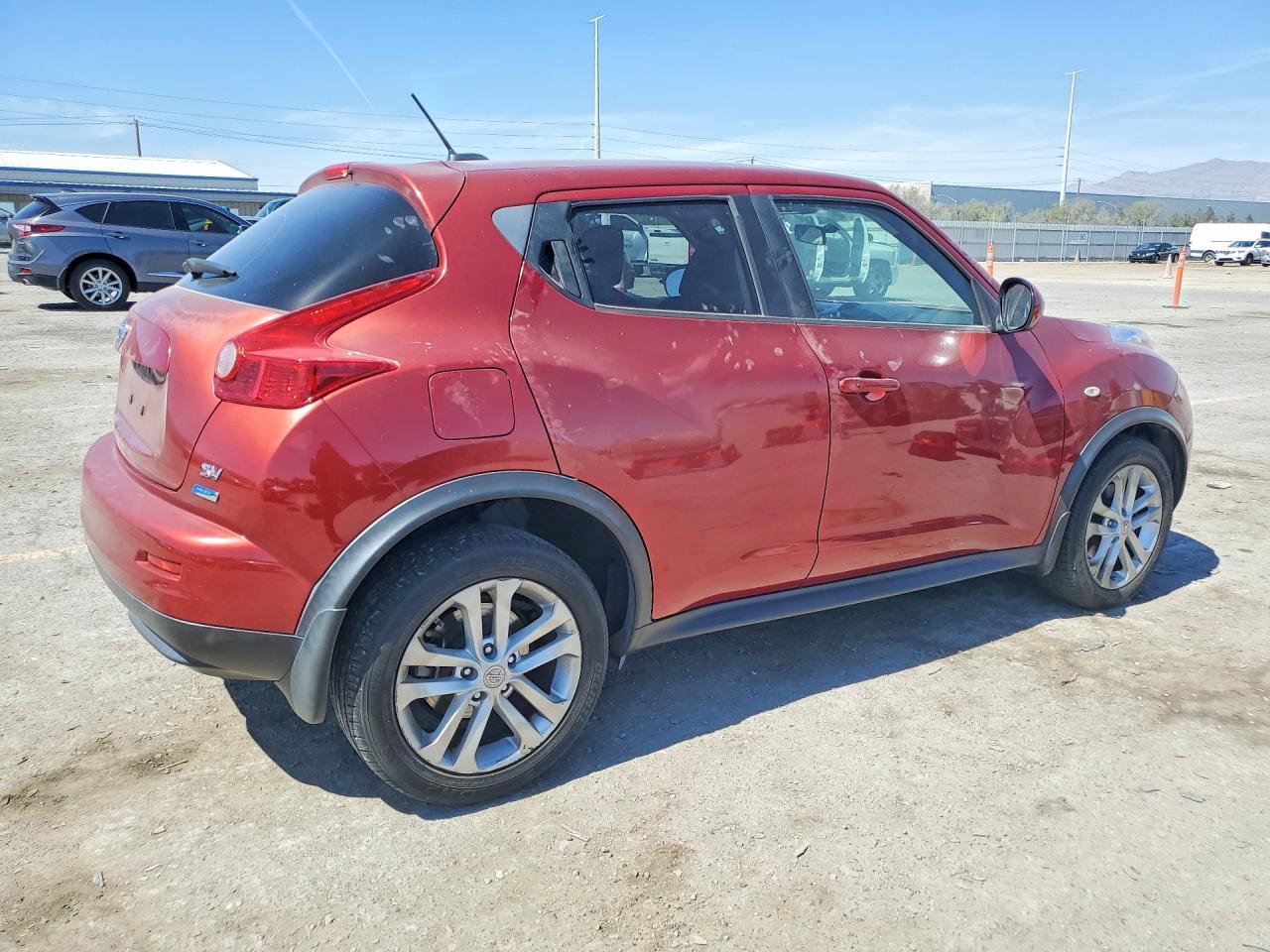 2014 Nissan Juke Sv - Image 3