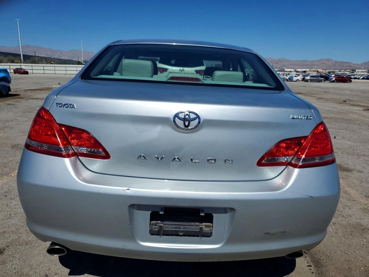 2006 Toyota Avalon Limited - Image 6