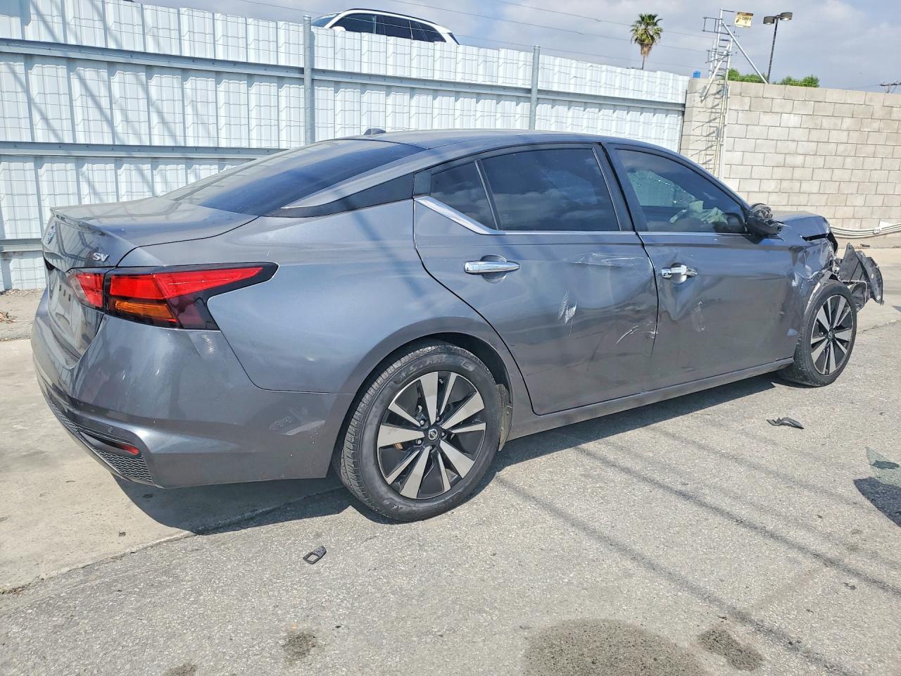 2021 Nissan Altima 2.5 Sv - Фото 3