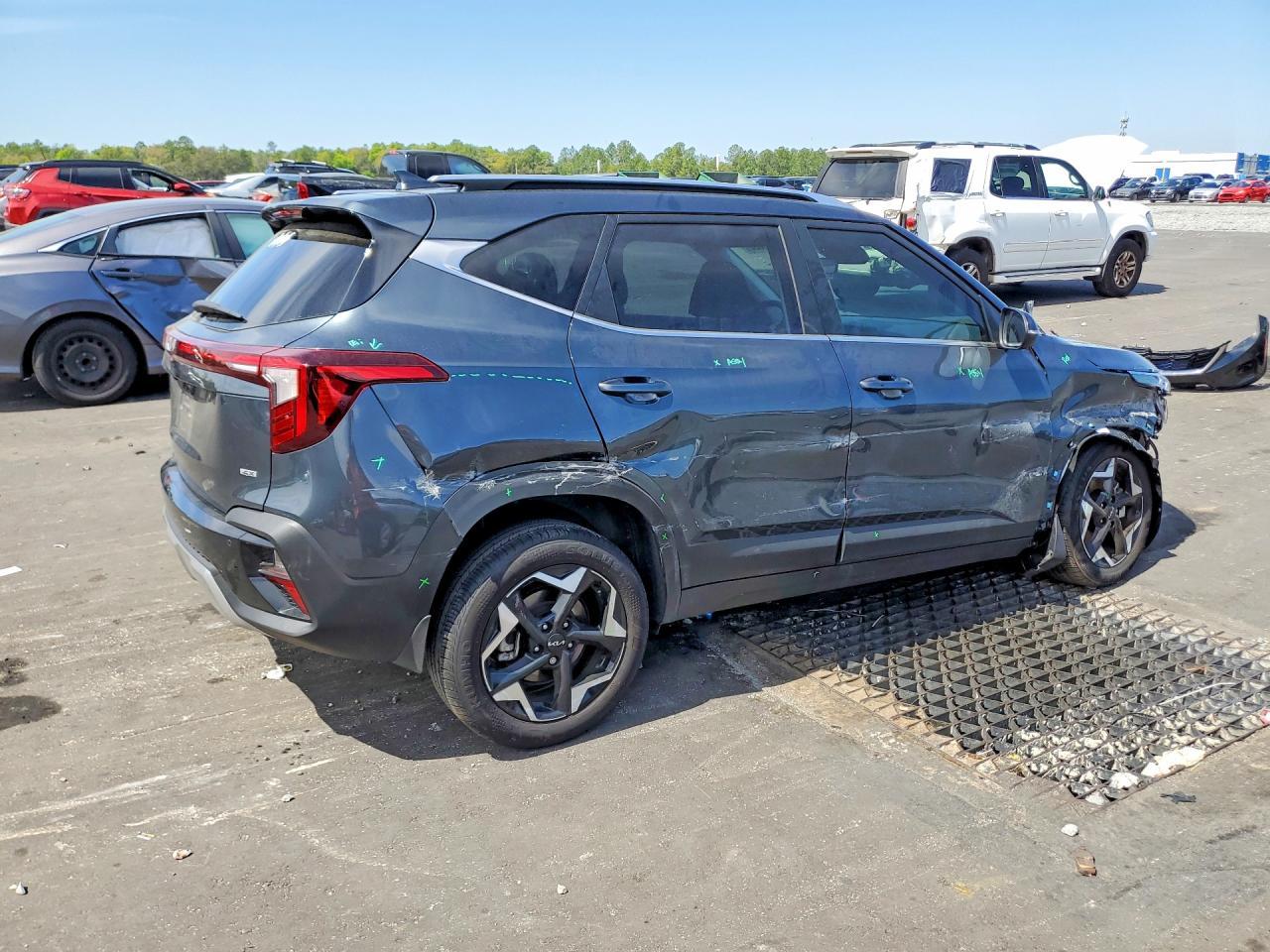 2025 Kia Seltos Ex - Image 3