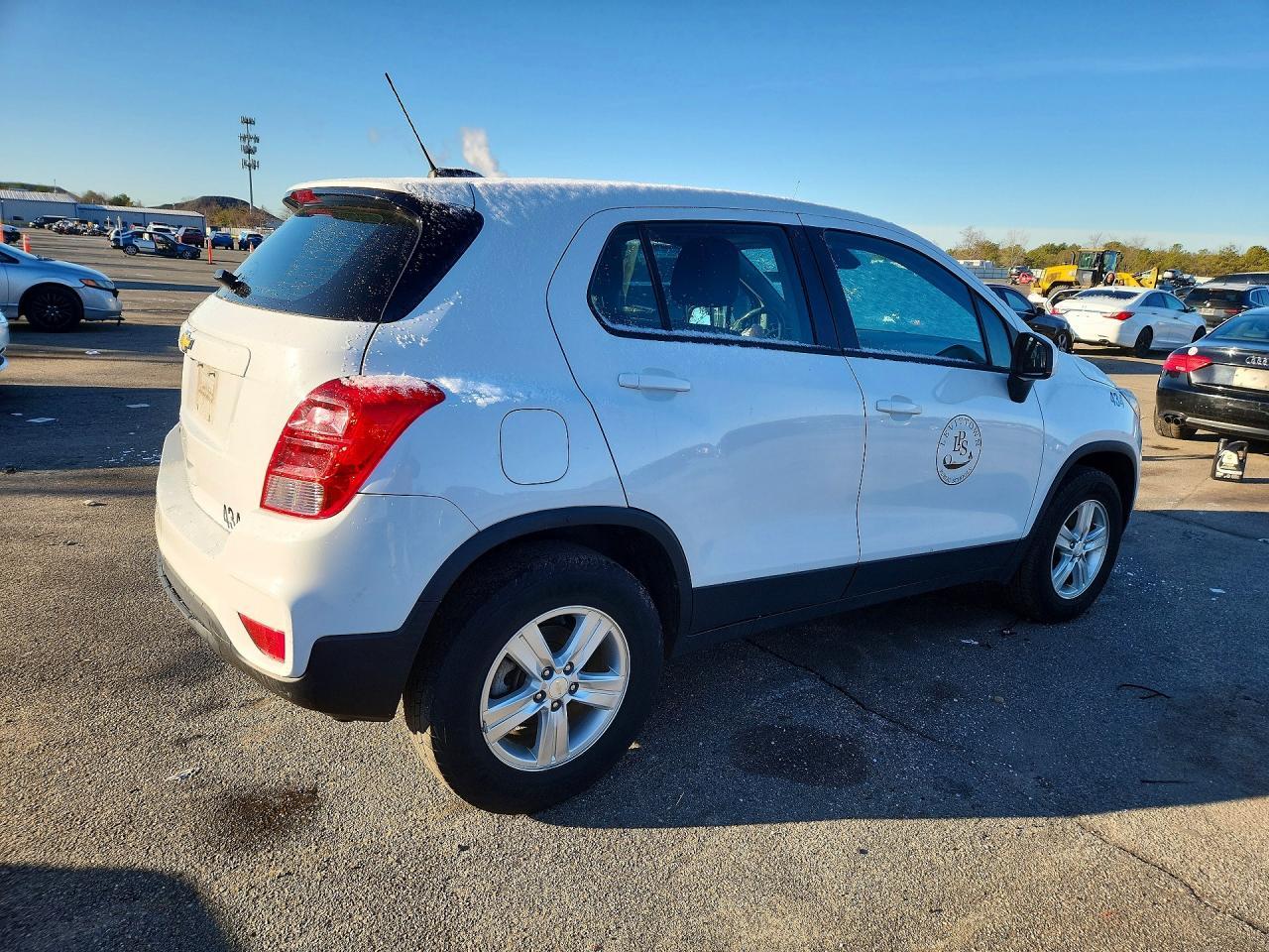 2021 Chevrolet Trax Ls - Image 3