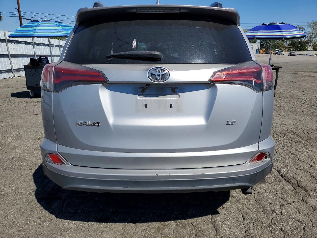 2017 Toyota Rav4 Le - Image 6
