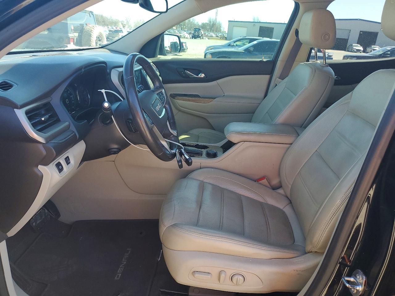 2019 GMC Acadia Denali - Image 7