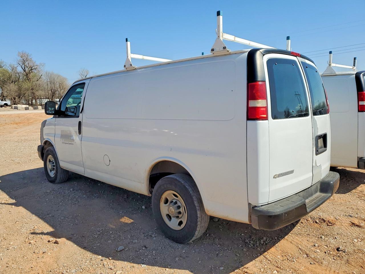 2009 Chevrolet Express G2500 - Фото 2