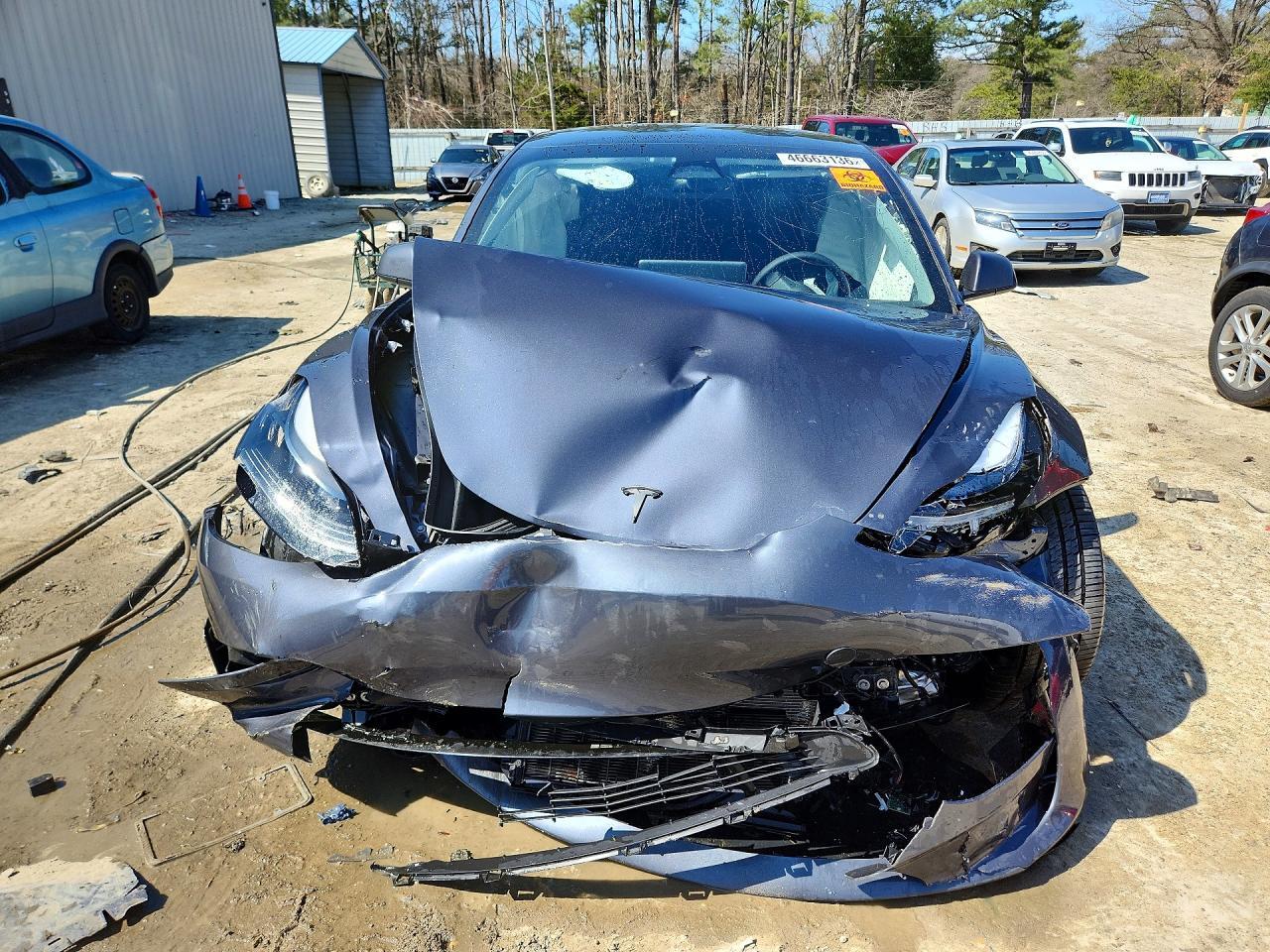 2023 Tesla Model 3 - Фото 5