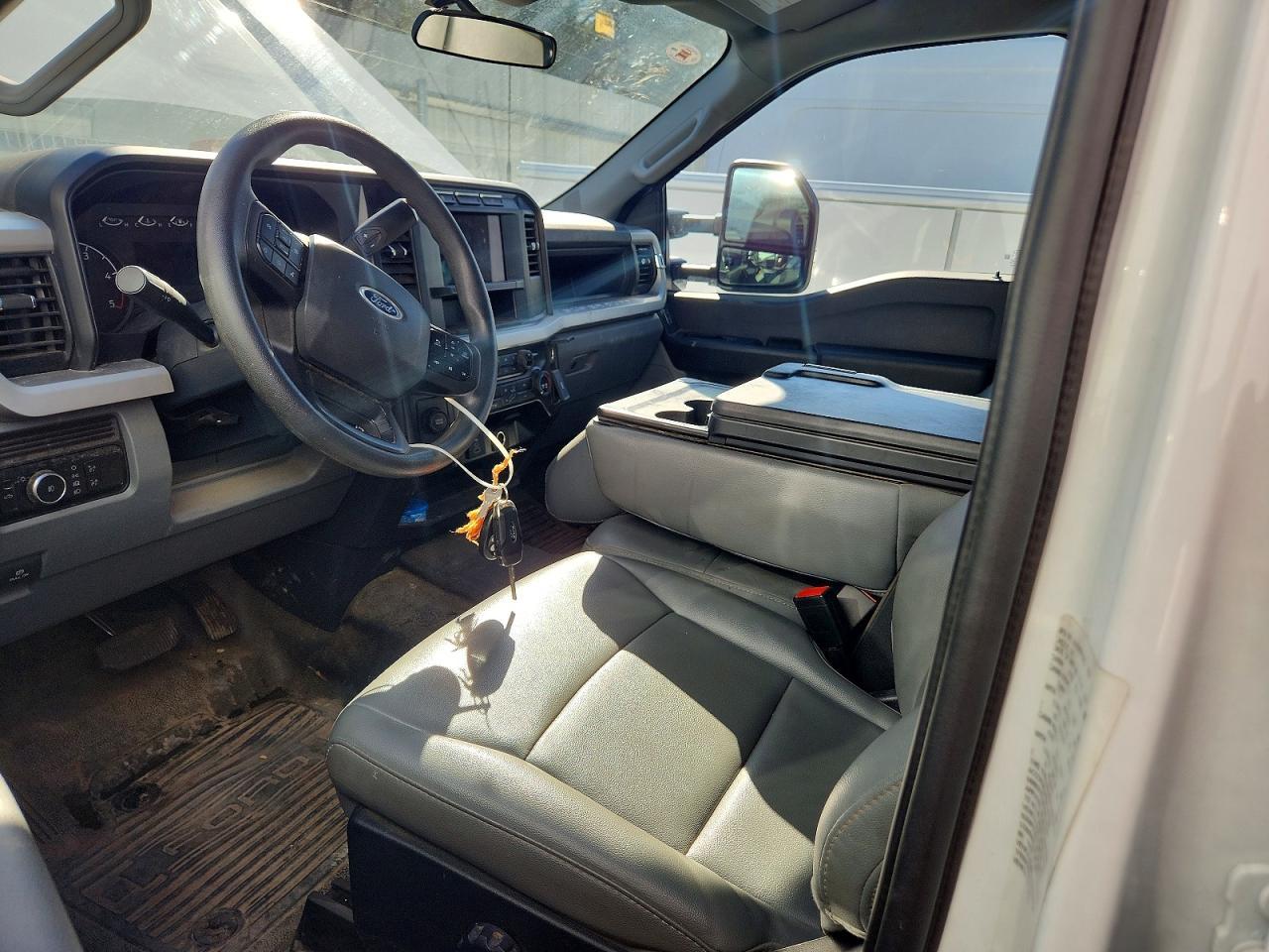 2024 Ford F350 Super Duty - Фото 7