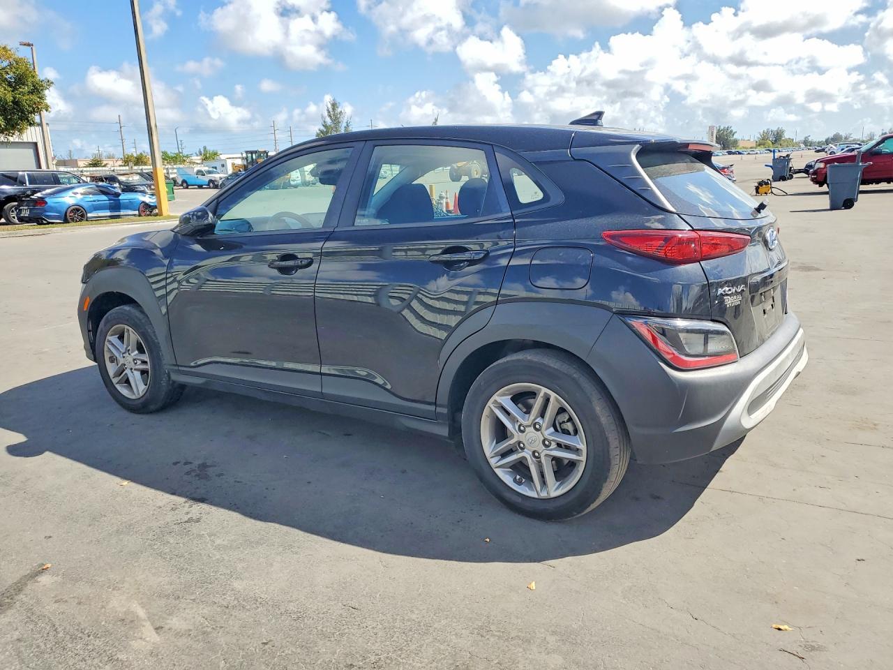 2023 Hyundai Kona Se - Фото 2
