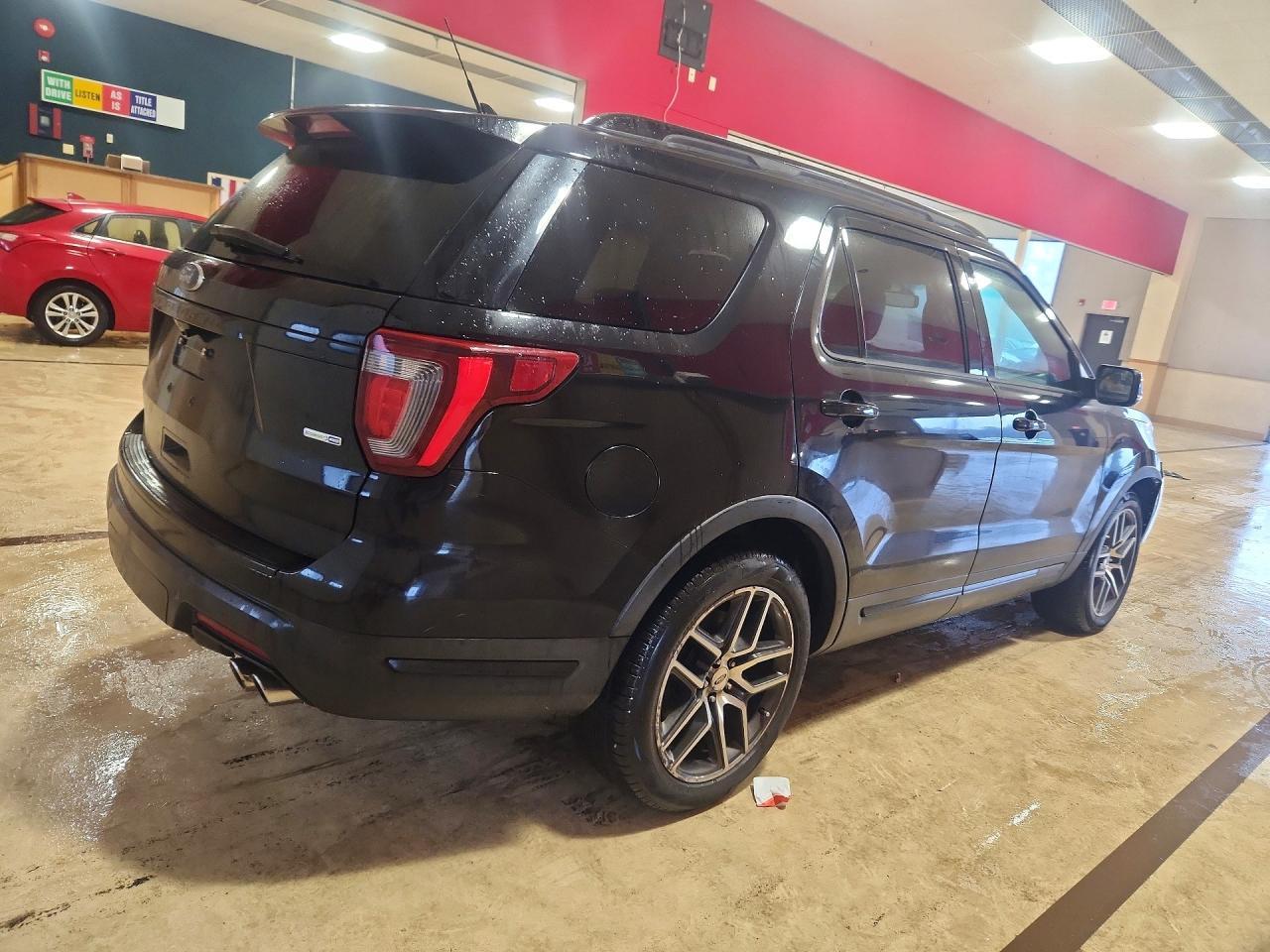 2018 Ford Explorer Sport - Image 3