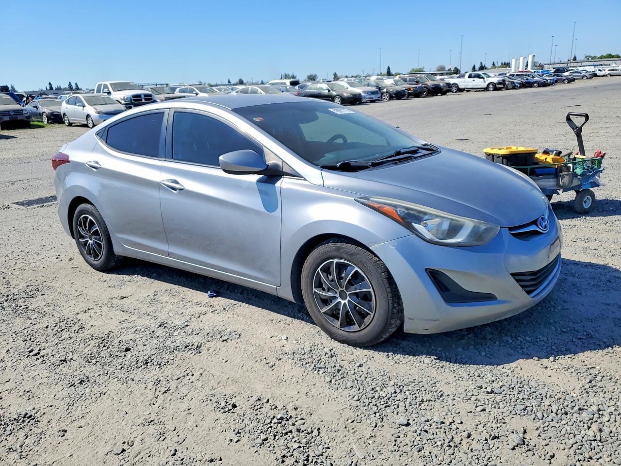 2016 Hyundai Elantra Se - Image 4