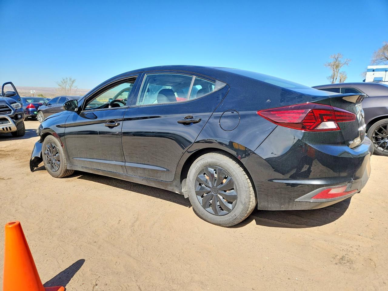 2020 Hyundai Elantra Se - Фото 2