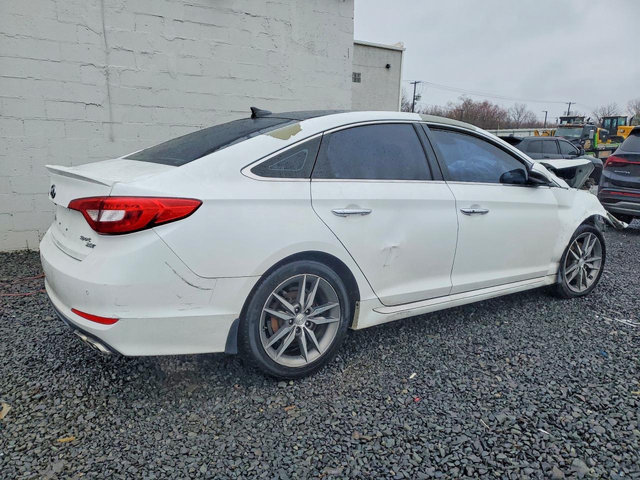 2015 Hyundai Sonata Sport 2.0T - Фото 3