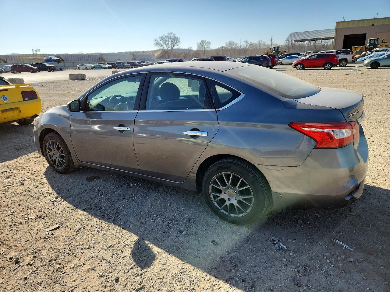 2017 Nissan Sentra S - Фото 2