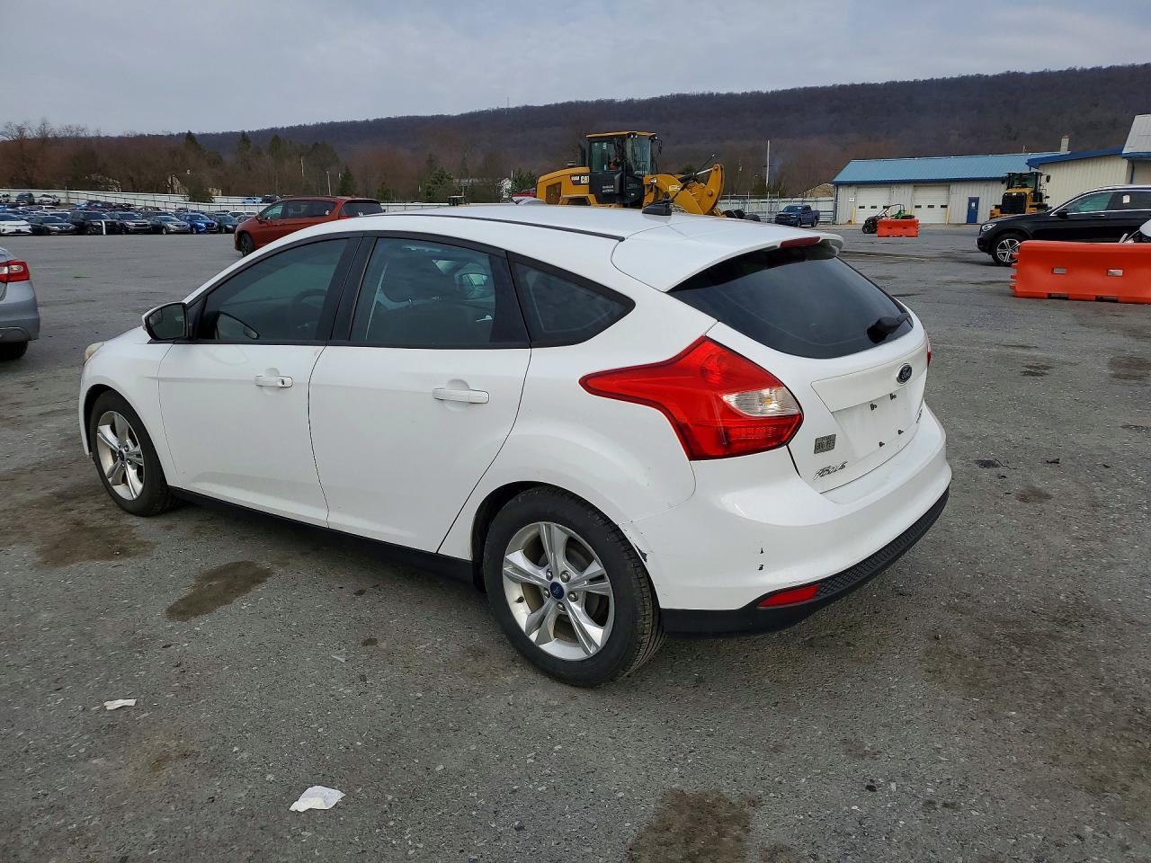 2014 Ford Focus Se - Image 2