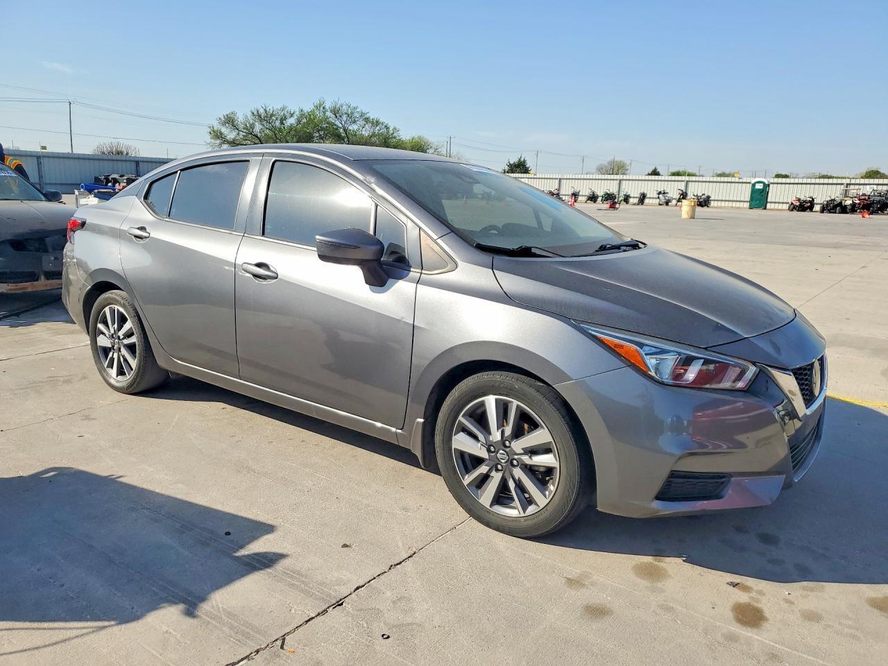 2020 Nissan Versa Sv - Image 4