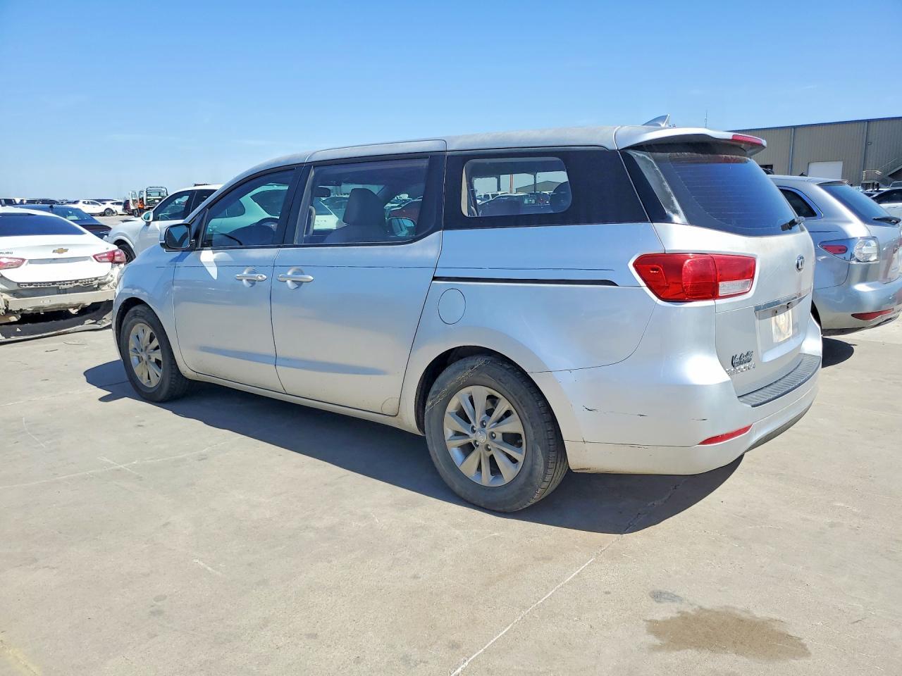 2017 Kia Sedona - Фото 2