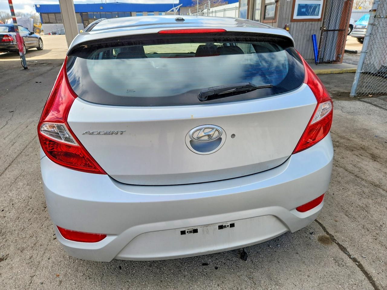 2014 Hyundai Accent Se - Image 6