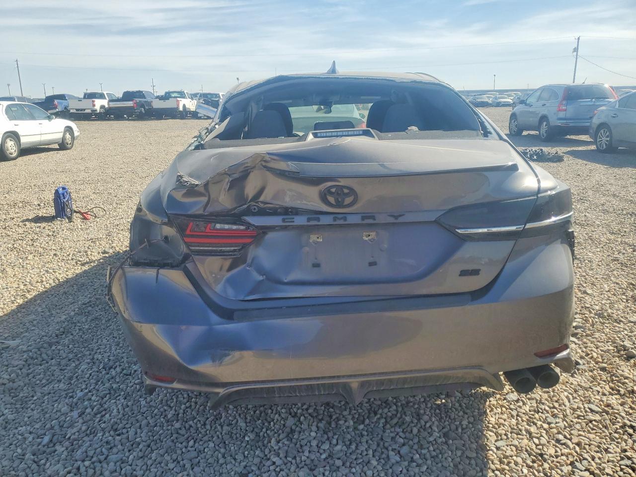 2024 Toyota Camry Se - Image 6