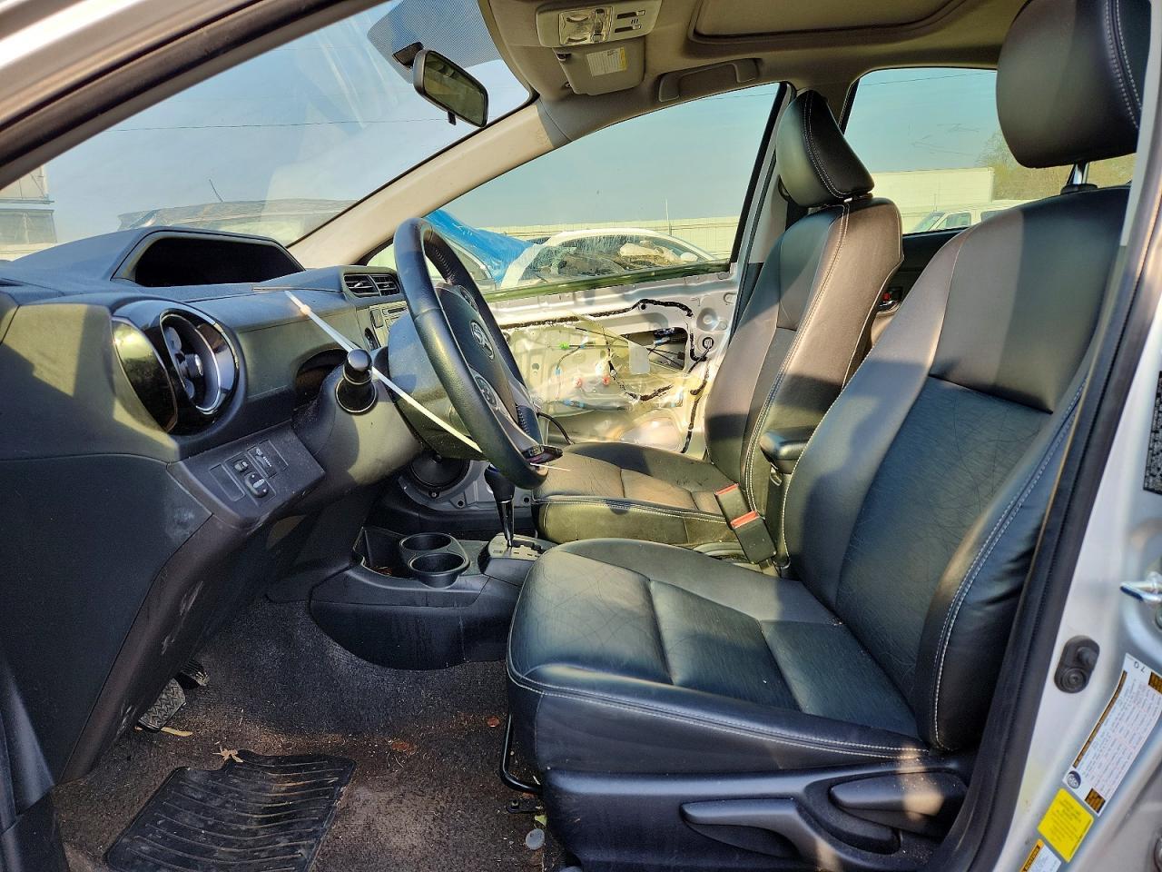 2015 Toyota Prius C Four - Фото 7