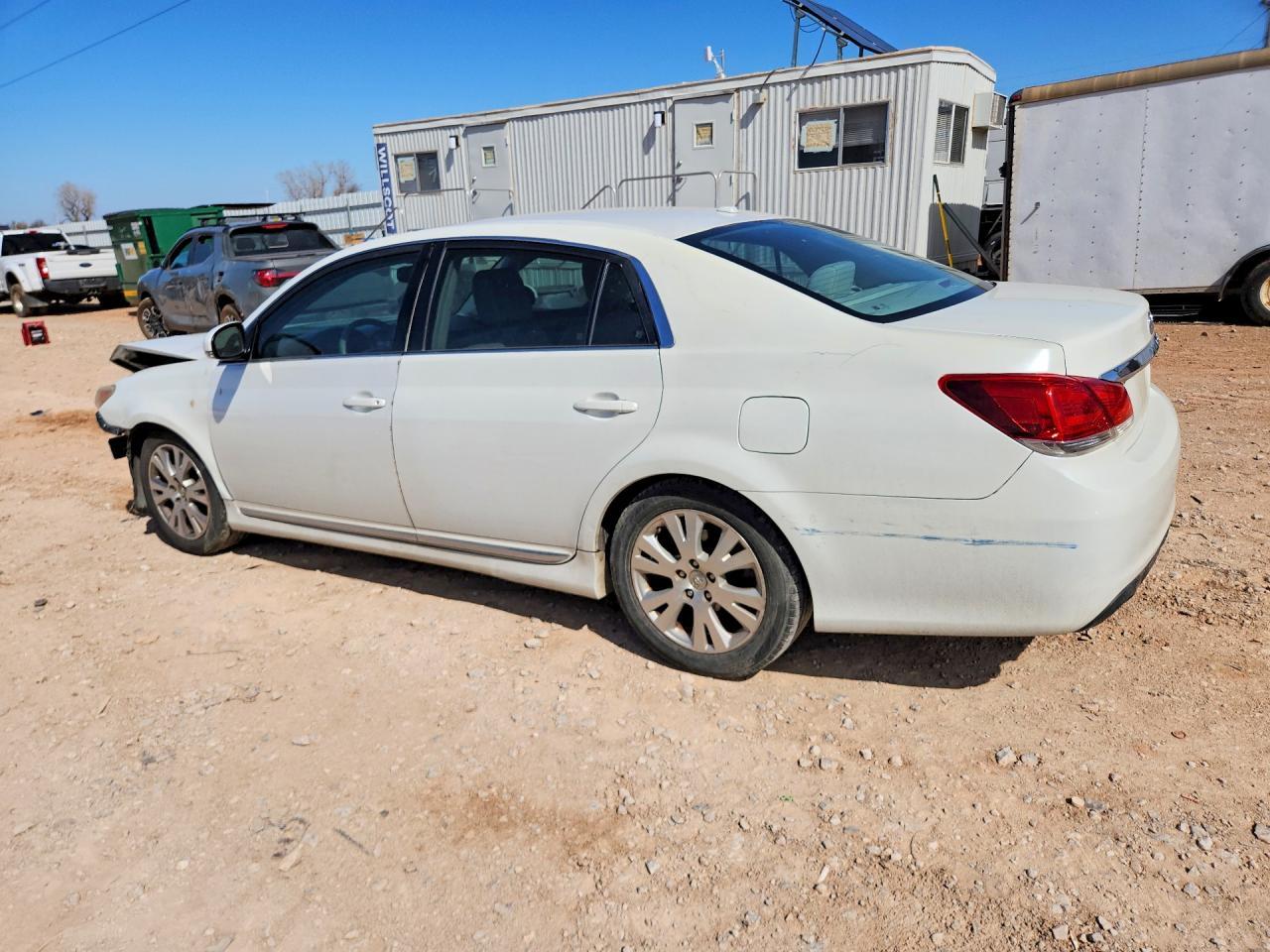 2012 Toyota Avalon Base - Image 2