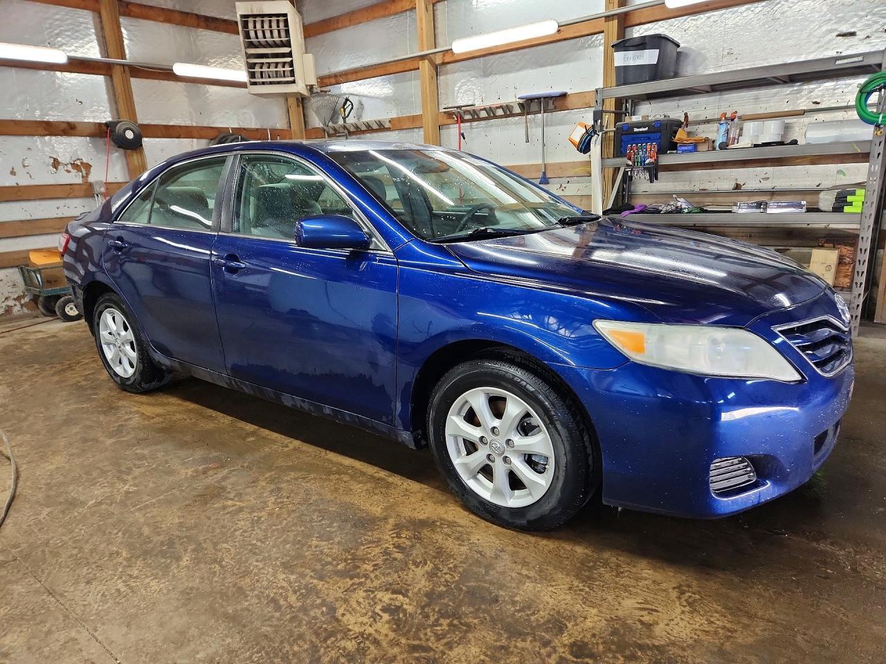 2011 Toyota Camry Le - Фото 4
