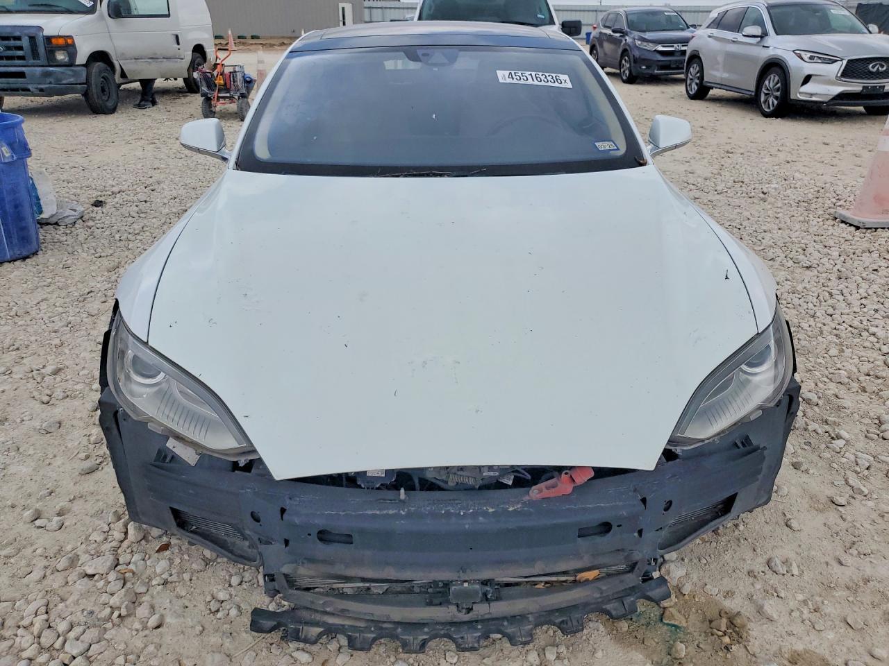 2015 Tesla Model S 85D - Image 5