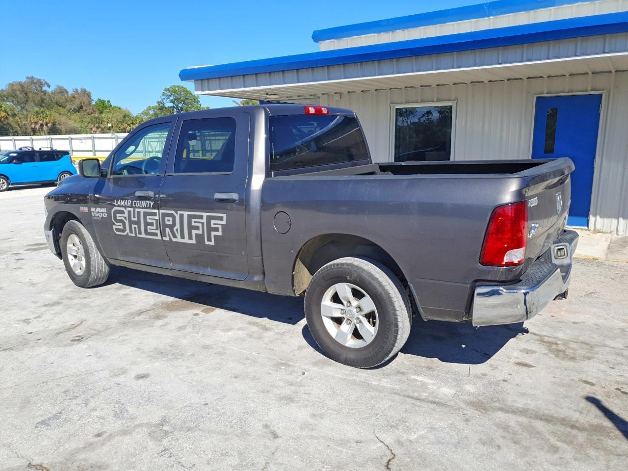 2019 Ram 1500 Classic Tradesman - Фото 2